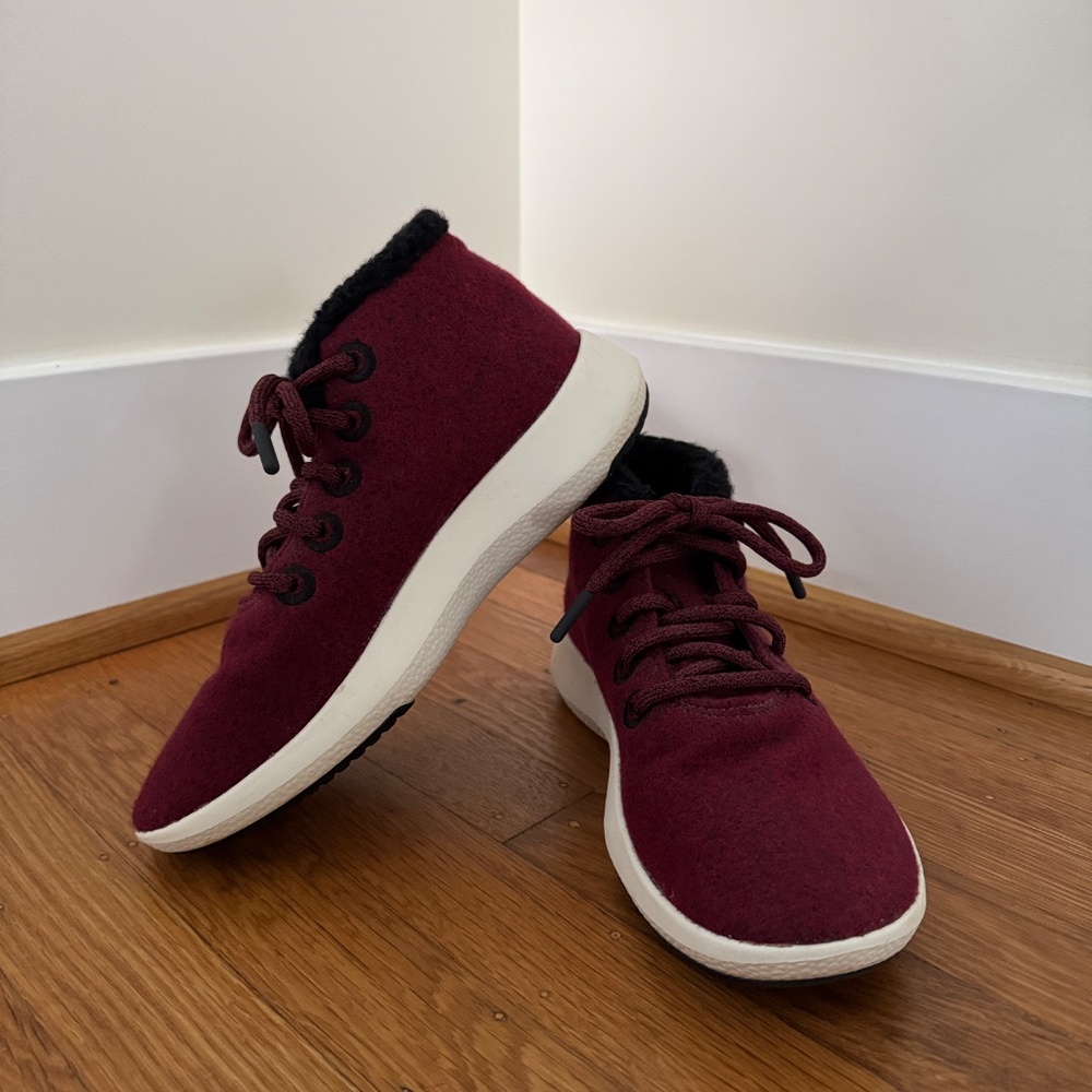 Allbirds Wool Runner-Up Mizzle Fluffs Sneakers – Burgundy (Women’s 7)